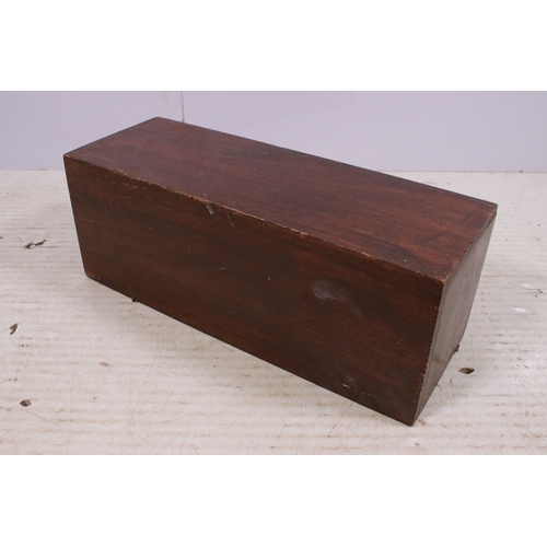 646 - Small mahogany table top bank of six drawers, H 15cm, W 40cm, D 14.5cm