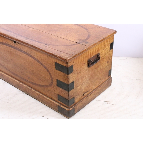 723 - 20th century pine blanket box with metal handles and side brackets, W 88cm, D 45cm, H 40cm