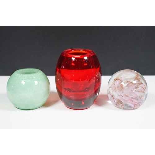 131 - 20th century assortment of coloured glass items to include a Murano flower, vases, ashtrays, tall om... 