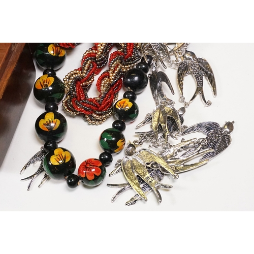 347 - A small collection of mainly contemporary costume jewellery together with a vintage penknife and a f... 