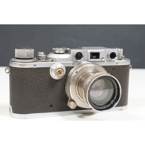 371 - A Leica D.R.P Ernst Leitz Wetzlar 111b rangefinder camera No.326319 with Leitz Wetzlar f=5cm 1:2 len... 