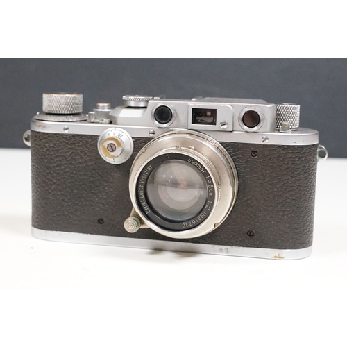 371 - A Leica D.R.P Ernst Leitz Wetzlar 111b rangefinder camera No.326319 with Leitz Wetzlar f=5cm 1:2 len... 