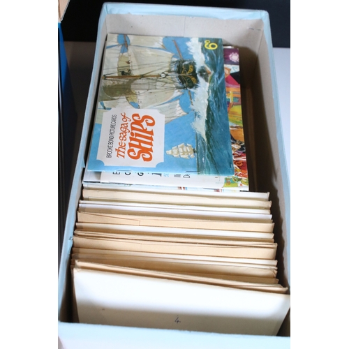 393 - Collection of collectors cards to include Brooke Bond booklets, loose cigarette cards include Wills,... 