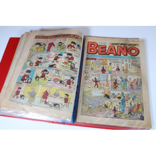 411 - Large collection of 1970s and 1980s Beano comics. 2 boxes.