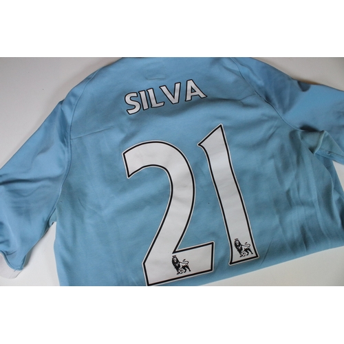 424 - Manchester City 2011 FA Cup winners - Manchester City shirt for the 2011 Final signed by Joe Hart (K... 