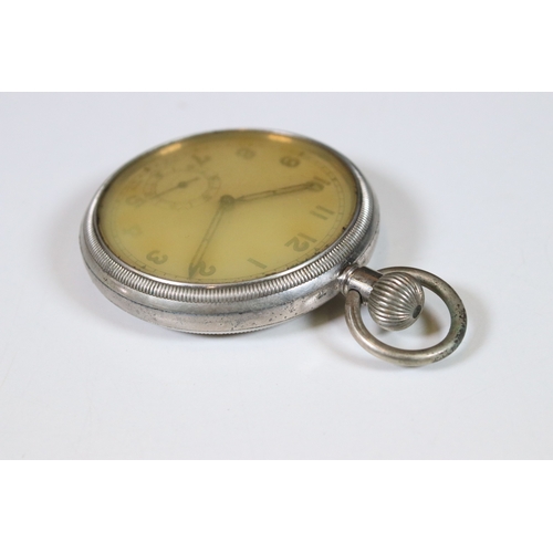 241A - A British military issued GS/TP pocket watch, marked with the British broad arrow to the verso.