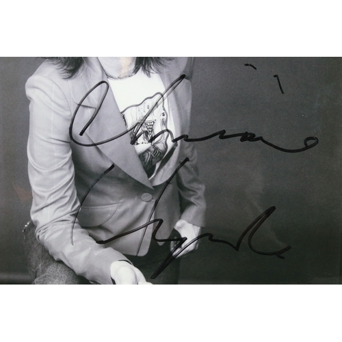 384 - Memorabilia / Autographs - Signed promotional photo of Chrissie Hynde (Pretenders), along with a sig... 