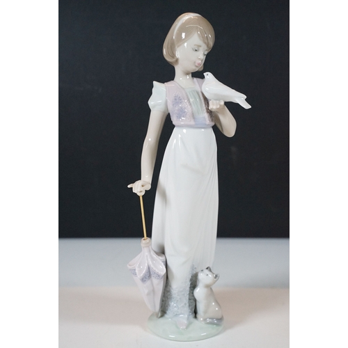 35 - Collection of Lladro figurines to include Alice and rabbit 5740, girl with posey 5604, girl with hat... 