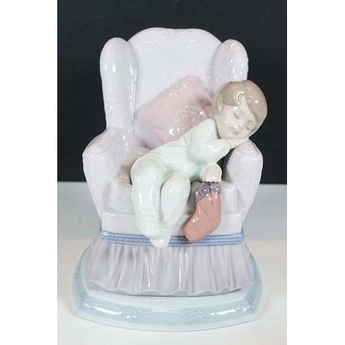 49 - Large collection of Lladro winter themed figurines to include snowman 1438, child with snowballs 816... 