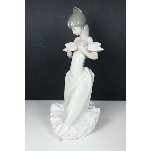 50 - Selection of Lladro lady figurines to include girl with umbrella 7636. Cinderella's lost slipper 482... 