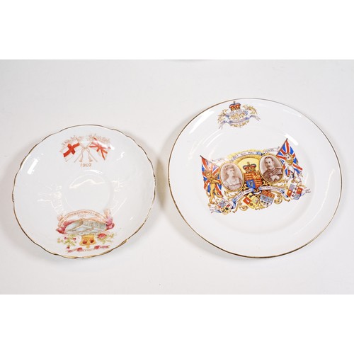 523 - Mixed selection of ceramics to include Royal Crown Derby Imari plate 2451, diameter 26.5cm, Royal co... 