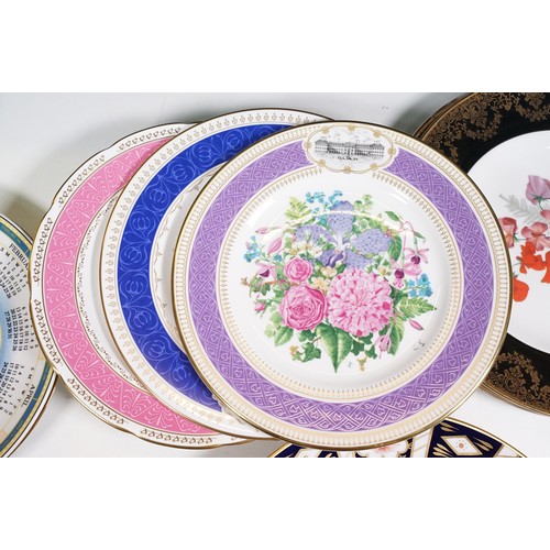 523 - Mixed selection of ceramics to include Royal Crown Derby Imari plate 2451, diameter 26.5cm, Royal co... 