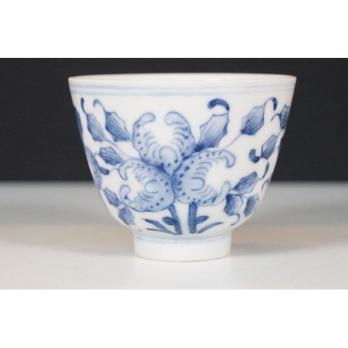 76 - Collection of 19th Century Chinese blue and white ceramics to include an oval dish hand painted with... 