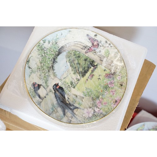 531 - Assortment of collectors plates to include Wedgwood ' Flower Fairies', Calendar plates, 'Birdwatcher... 