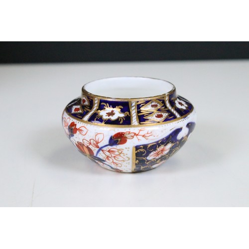 83 - Royal Crown Derby Imari pattern, 877, small pot together with a large red lustre 'Rouge Royale' styl... 