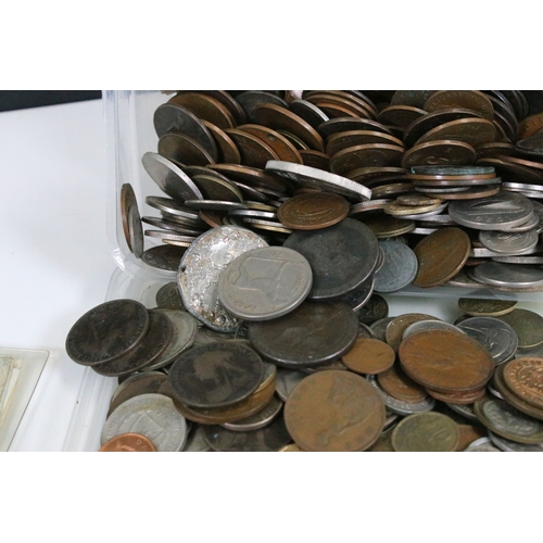 239 - A collection of British pre decimal and world coins to include a good selection of silver examples t... 