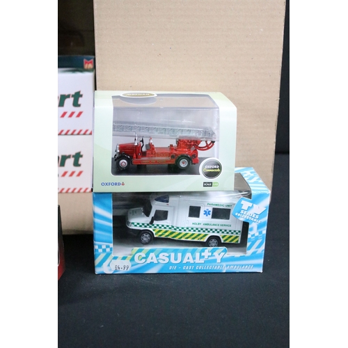 1193 - 39 Boxed / cased diecast models to include Oxford Diecast Commercials, 12 x Vanguards including VA11... 