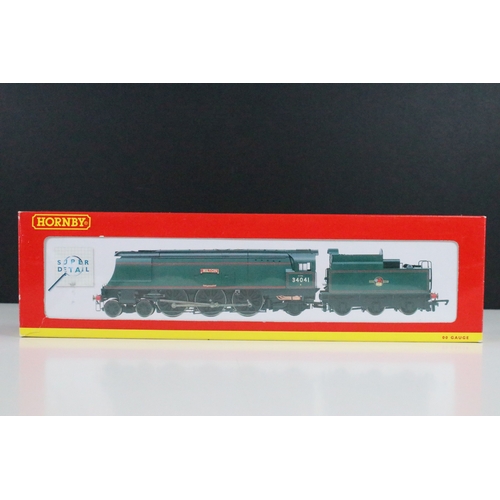 21 - Four boxed Hornby OO gauge Super Detail locomotives to include R2258 BR 4-6-0 Class 5MT locomotive w... 