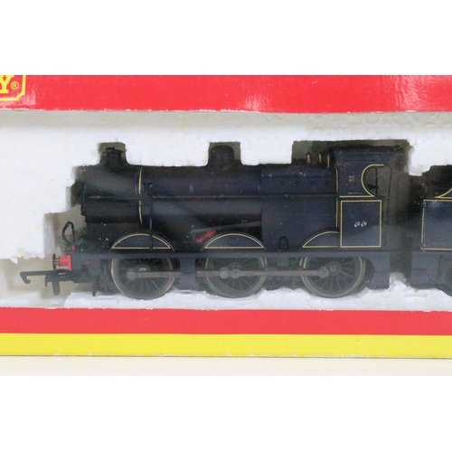 41 - Four boxed Hornby OO gauge locomotives to include R2464 GWR 2-8-0 Class 2800 Locomotive 2847, R2280 ... 