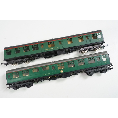 56 - Six Boxed O gauge items of rolling stock to include 5 x Lima featuring 2 x 204829A5 Loco CL 117, plu... 