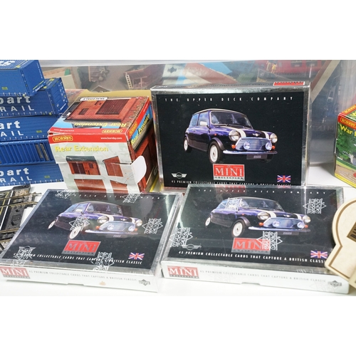 69 - Quantity of mixed model rail to include boxed Hornby Skaledale R8691 Rear Extension, boxed Hornby Sk... 