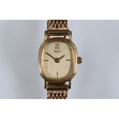 432 - Seiko Quartz 9ct gold wrist watch having a rectangular face with fine link bracelet strap. Hallmarke... 