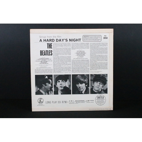 637 - Vinyl - The Beatles A Hard Days Night LP on Parlophone PCS 3058. Stereo, yellow and black Parlophone... 