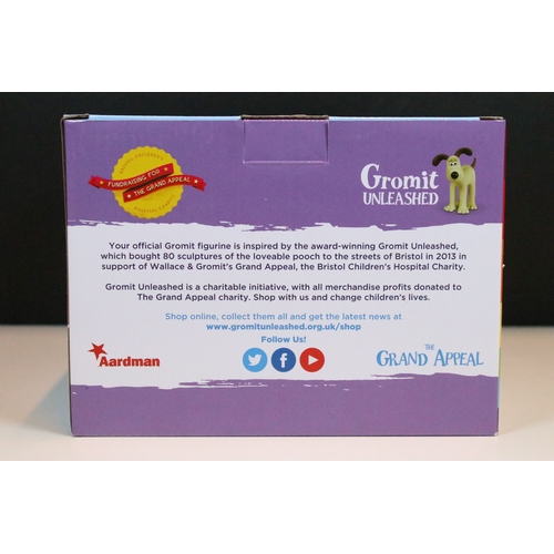 42 - Gromit Unleashed 'Roger' rainbow pattern figurine by Richard Williams, Boxed (1)