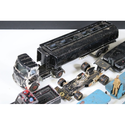 1253 - 20 Mid 20th C play worn diecast models to include 13 x Dinky BEV Trucks, features some repainting