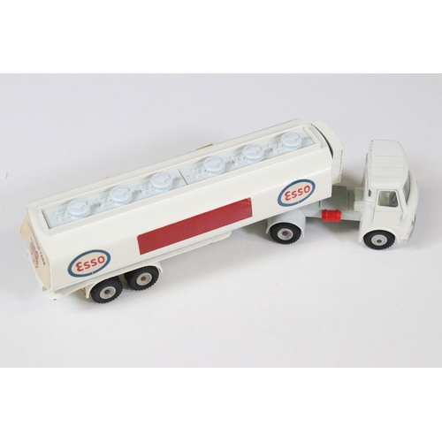 1303 - Three boxed Corgi and Dinky diecast models to include Corgi Major 1104 Carrimore Detachable Axle Mac... 