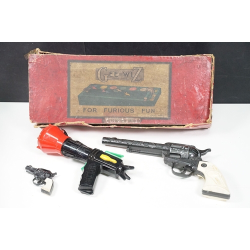 281 - Small collection of toys to include boxed Gee-Wiz Greyhound Racing Game, Merit Space Pilot Super Son... 