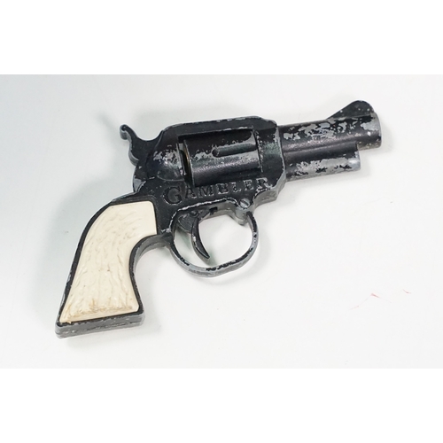 281 - Small collection of toys to include boxed Gee-Wiz Greyhound Racing Game, Merit Space Pilot Super Son... 