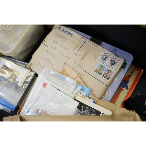 409 - Collection of stamps to include 25 presentation packs mint stamps and a large quantity of kilo ware ... 