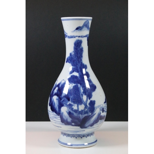 41 - Collection of three Chinese ceramic items to include Late 19th Century Qing Dynasty blue and white v... 