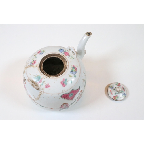 41 - Collection of three Chinese ceramic items to include Late 19th Century Qing Dynasty blue and white v... 