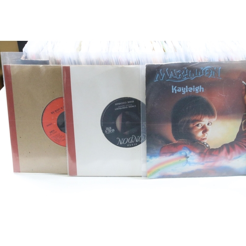 414 - Vinyl Records - A large collection of mainly rock and pop 7