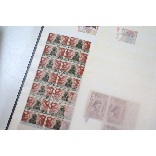 418 - Collection of British, Commonwealth and World stamps contained within albums to include a good selec... 