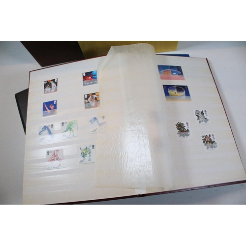 418 - Collection of British, Commonwealth and World stamps contained within albums to include a good selec... 