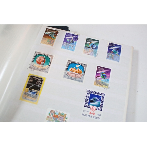 418 - Collection of British, Commonwealth and World stamps contained within albums to include a good selec... 