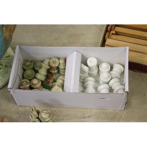 446 - Collection of mixed collectables to include marble chess set with vintage Dutch Scrabble game and Ch... 