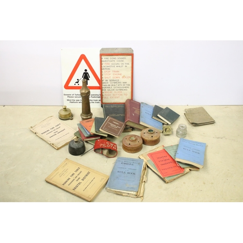 452 - Collection of Great Western Railway related items to include 2 x antique stoneware GWR inkwells, Bew... 