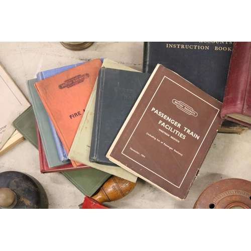 452 - Collection of Great Western Railway related items to include 2 x antique stoneware GWR inkwells, Bew... 