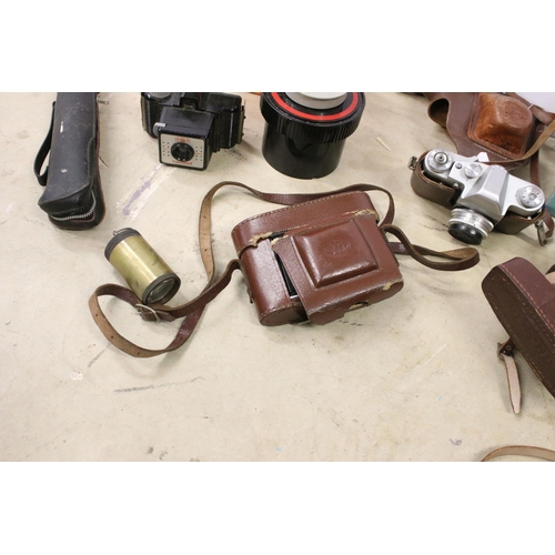 456 - Collection of mixed cameras to include Zenit 3M, Ilford Sporti, Ilford Sportsman, Coronet, etc
