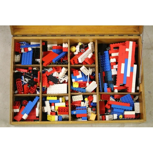 458 - Collection of mixed items to include Attaque Army Battle game figures Circa 1920 (Total of 72 pieces... 
