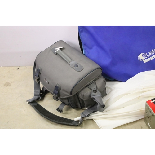 460 - Collection of photographic equipment featuring Cannon T90 fitted with 50mm f/1.8 lens & 2 x Courtney... 