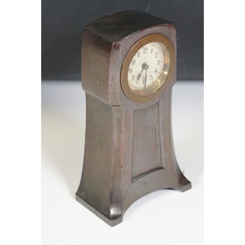 140 - Early 20th Century Art Nouveau clock, with Arabic numeral dial, measures 18cm tall