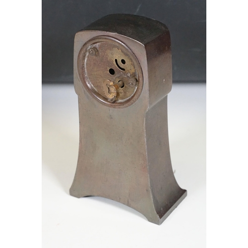 140 - Early 20th Century Art Nouveau clock, with Arabic numeral dial, measures 18cm tall