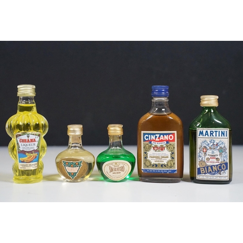 479 - Alcohol - Collection of around 58 alcohol miniatures to include Casoni Crystallized Liquor, Himbeerg... 