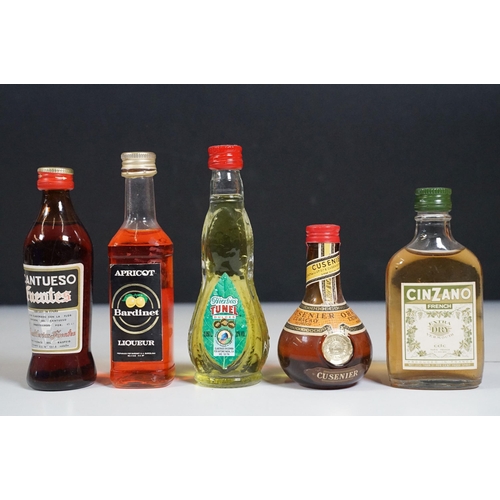 479 - Alcohol - Collection of around 58 alcohol miniatures to include Casoni Crystallized Liquor, Himbeerg... 