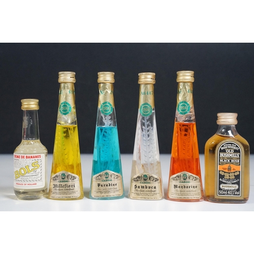 479 - Alcohol - Collection of around 58 alcohol miniatures to include Casoni Crystallized Liquor, Himbeerg... 